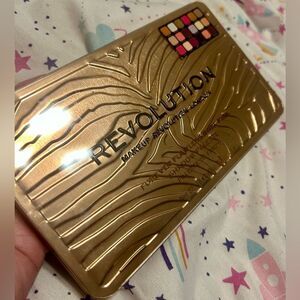 NIB Revolution Makeup Palette